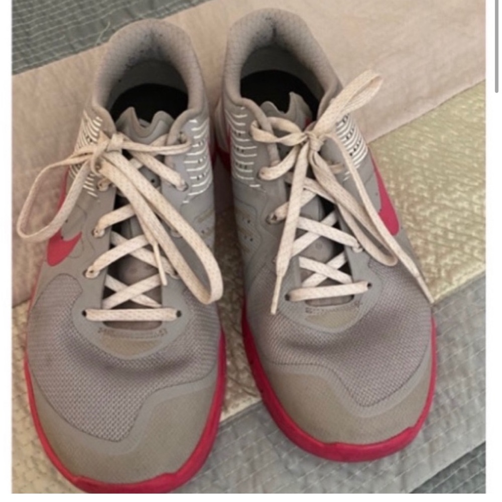 Nike Metcon Size 8. Excellent condition!!!